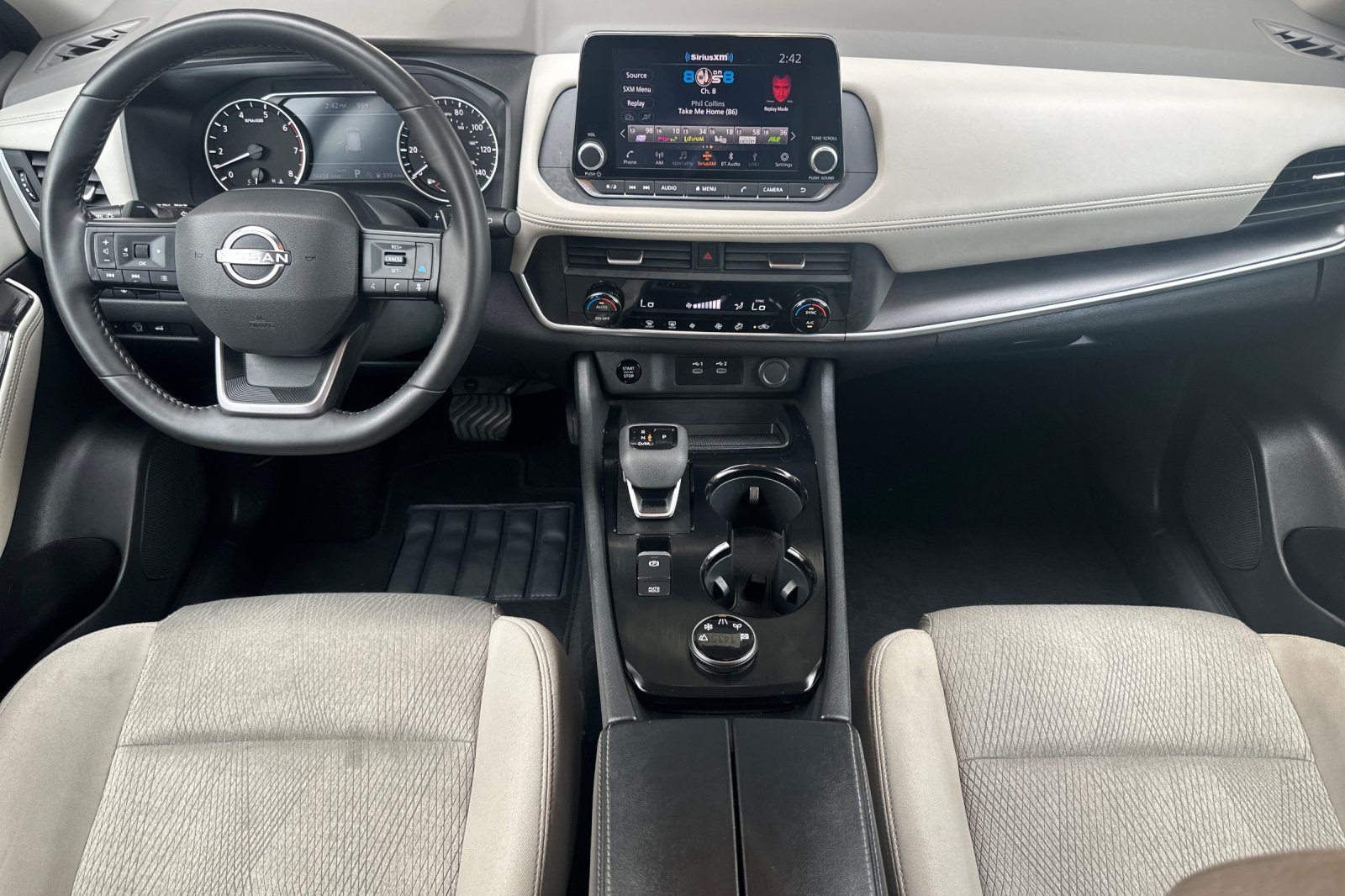 Used 2025 Nissan Rogue SV AWD/4WD image 14