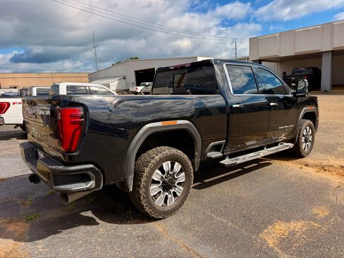 Used 2024 GMC Sierra 2500 Denali w/ Denali Reserve Package AWD/4WD image 3