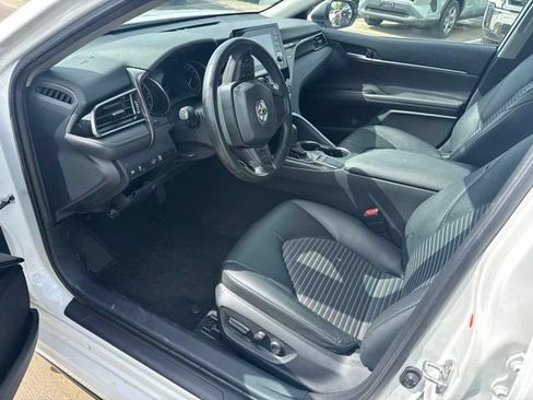 Used 2024 Toyota Camry SE FWD image 8