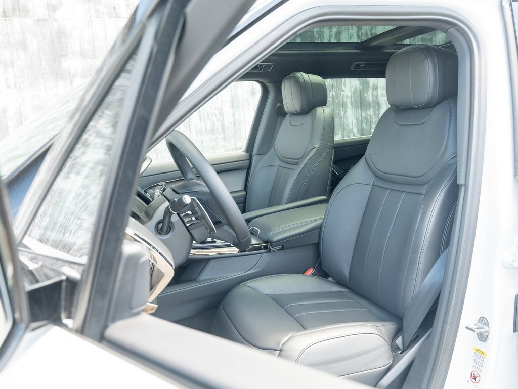 New 2026 Land Rover Range Rover Sport SE AWD/4WD image 19