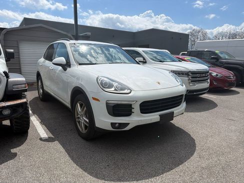 Used 2016 Porsche Cayenne image 4