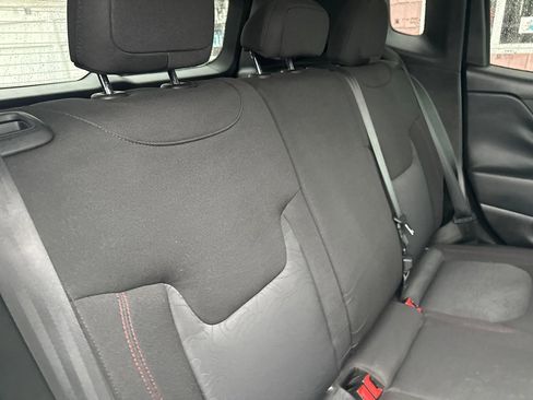 Used 2016 Jeep Renegade Trailhawk AWD/4WD image 15