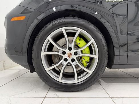 Certified 2026 Porsche Cayenne S AWD/4WD image 16