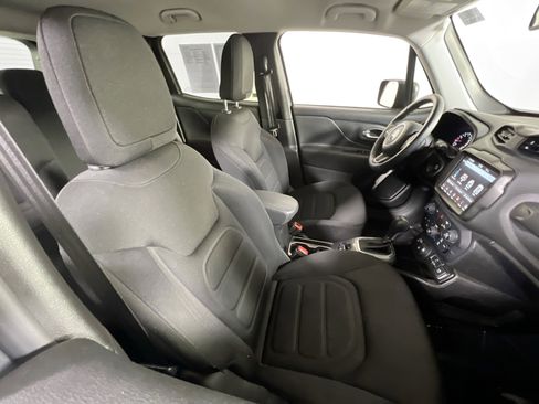 Used 2022 Jeep Renegade Latitude w/ Convenience Group image 27