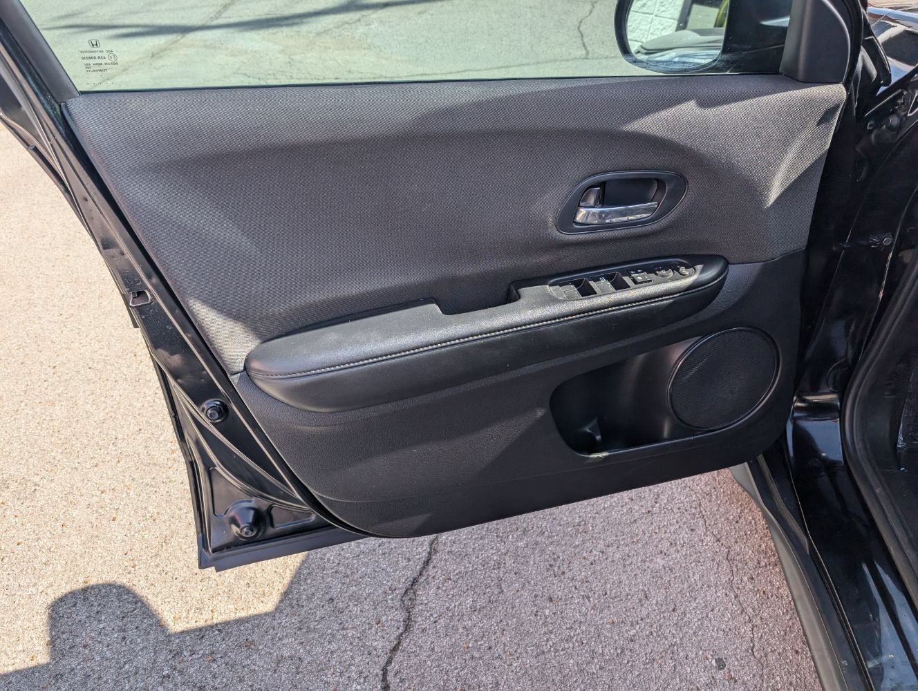Used 2022 Honda HR-V LX image 11