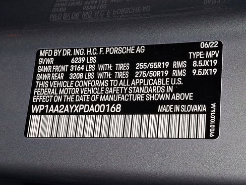 Used 2023 Porsche Cayenne w/ Premium Package image 25