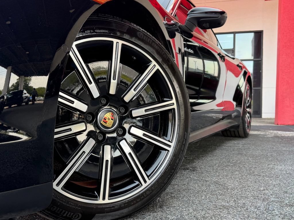 Used 2023 Porsche Taycan w/ Premium Package RWD image 2
