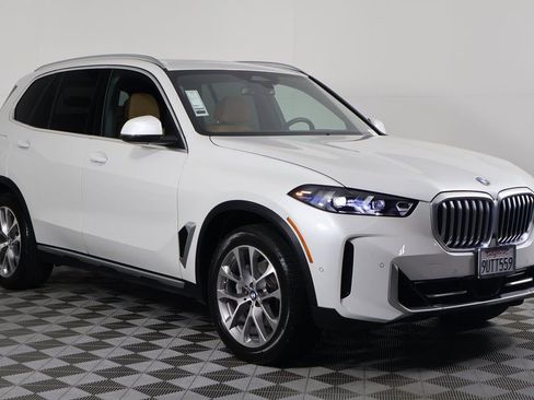 Used 2026 BMW X5 sDrive40i w/ Climate Comfort Package image 3