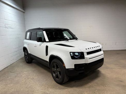 Used 2026 Land Rover Defender 110 S image 4