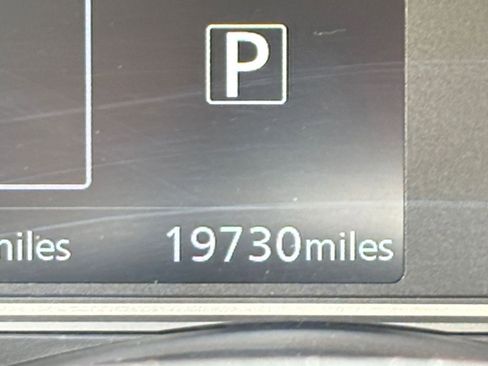 Used 2025 Nissan Versa SV FWD image 40