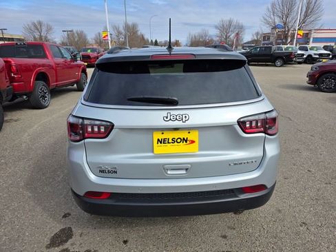 Used 2024 Jeep Compass Limited image 10