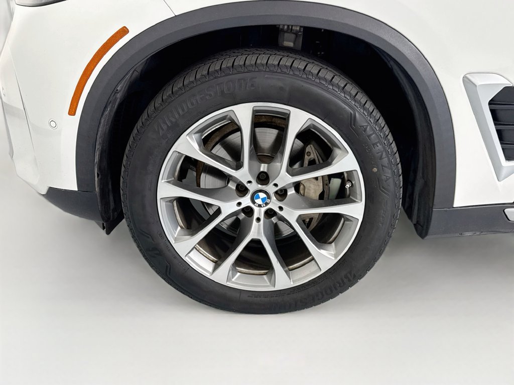 Used 2024 BMW X5 xDrive40i w/ Parking Assistance Package AWD/4WD image 30