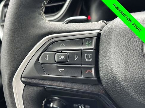 Used 2023 Jeep Grand Cherokee Altitude AWD/4WD image 12