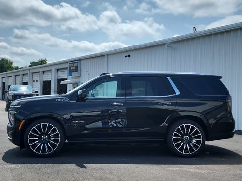 New 2026 Chevrolet Tahoe High Country AWD/4WD image 2