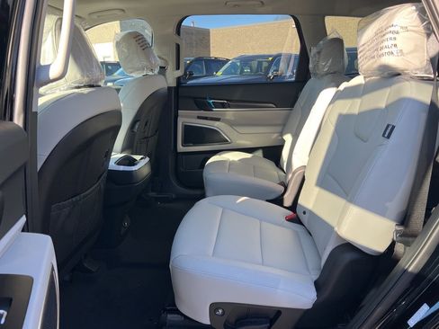 New 2025 Kia Telluride S image 14