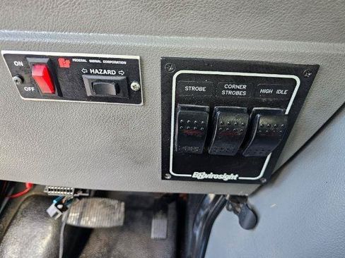 Used 2017 Ford E-450 and Econoline 450 Super Duty w/ Power Windows & Locks Group RWD image 20