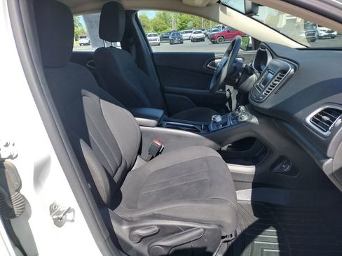Used 2016 Chrysler 200 LX FWD image 16