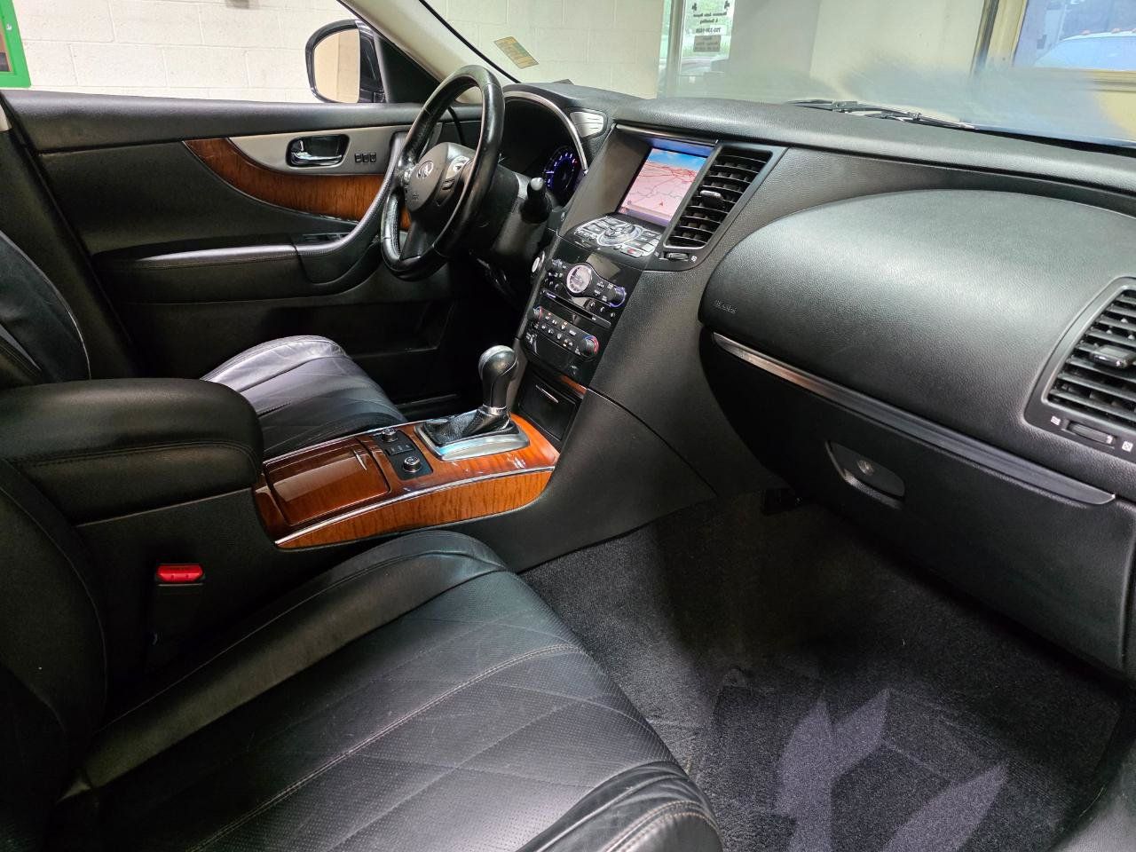 Used 2013 INFINITI FX37 AWD w/ Premium Pkg image 26