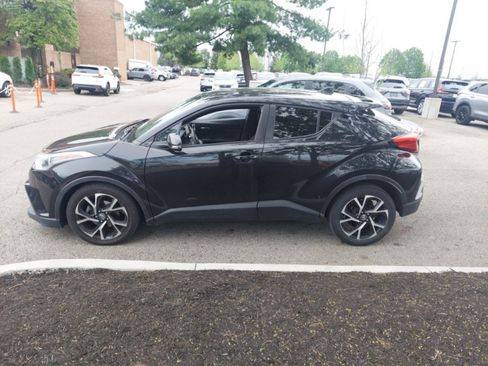 Used 2018 Toyota C-HR XLE image 4