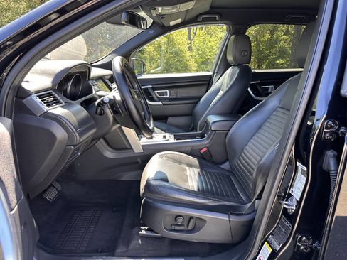 Used 2017 Land Rover Discovery Sport HSE Luxury image 10