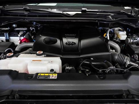 Used 2024 Toyota Tundra Limited image 25