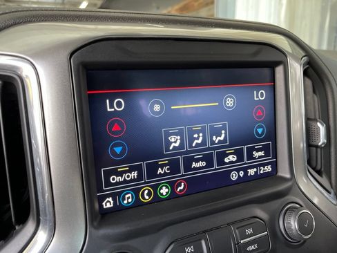 Used 2021 Chevrolet Silverado 1500 LT Trail Boss w/ Convenience Package II AWD/4WD image 38