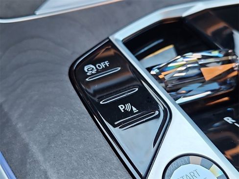 Used 2024 BMW X5 M60i w/ Executive Package image 19