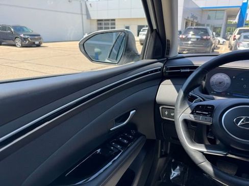 Used 2023 Hyundai Tucson Limited AWD/4WD image 24