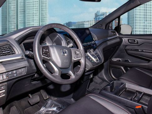 Certified 2024 Honda Odyssey Sport image 15