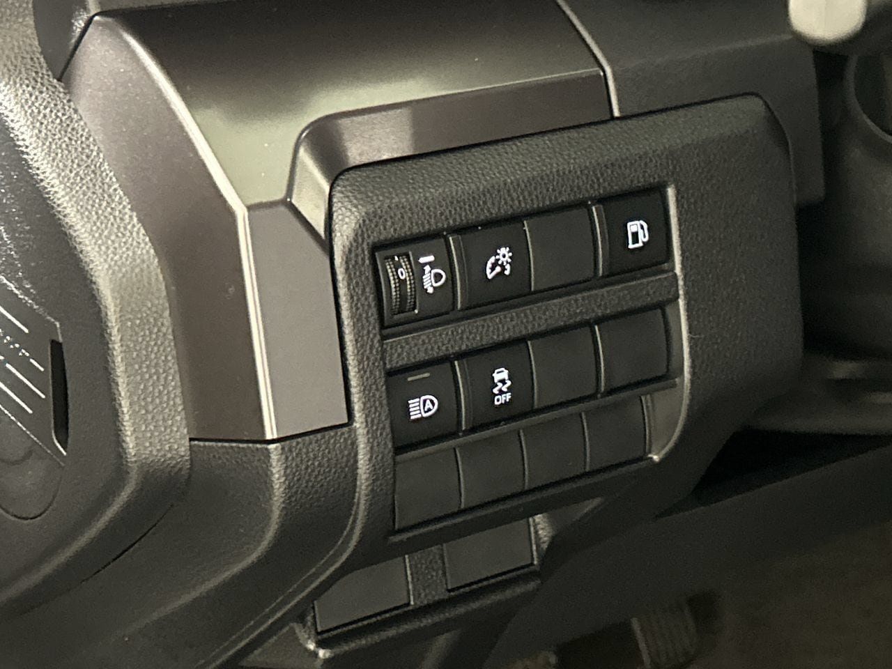 Used 2025 Toyota 4Runner SR5 AWD/4WD image 13