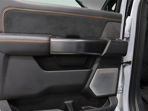 Used 2024 Ford F350 Platinum w/ FX4 Off-Road Package image 25