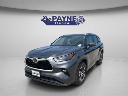 Used 2023 Toyota Highlander XLE