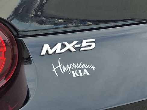 Used 2017 MAZDA MX-5 Miata RF Grand Touring image 30