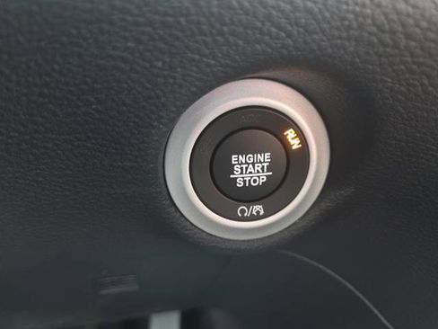 New 2026 Chrysler Pacifica Limited w/ Trailer Tow Group image 28