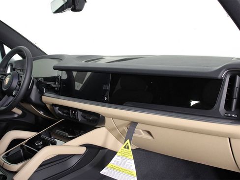 New 2026 Porsche Cayenne image 15