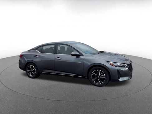 Used 2025 Nissan Sentra SV image 2