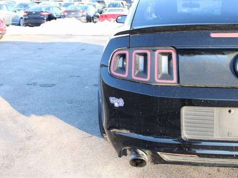Used 2013 Ford Mustang GT image 36
