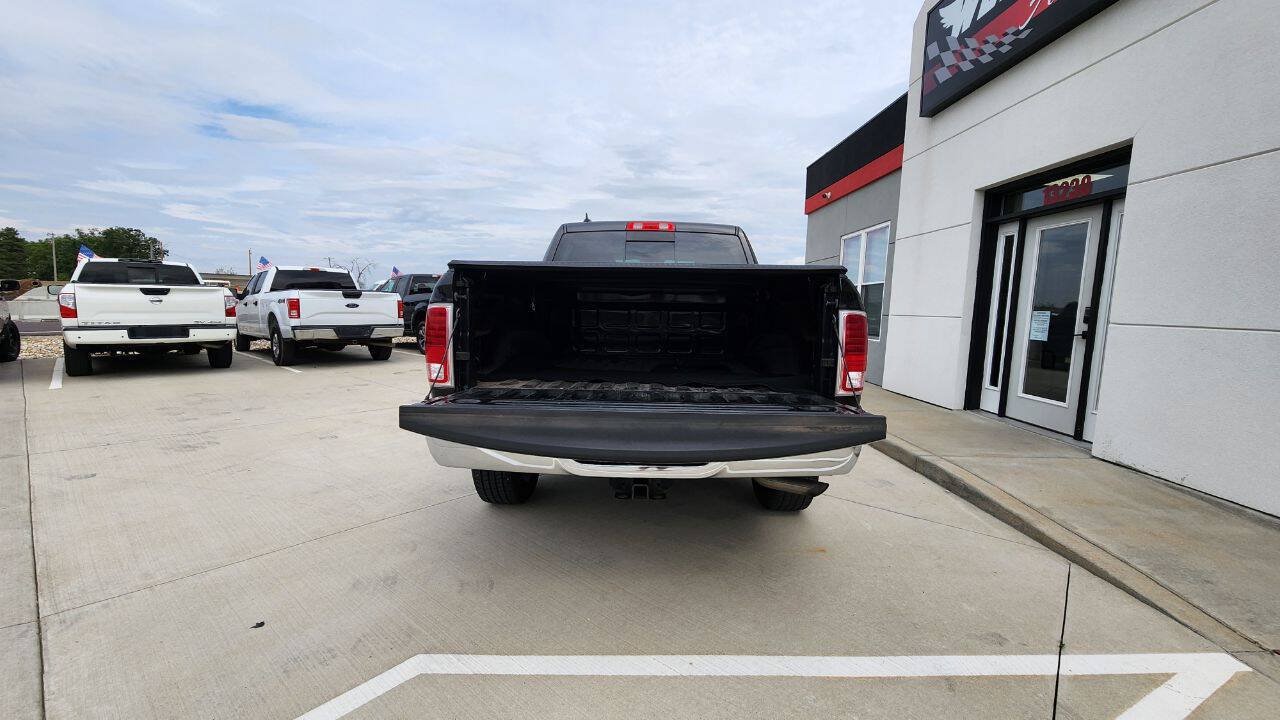 Used 2017 RAM 1500 Laramie AWD/4WD image 26