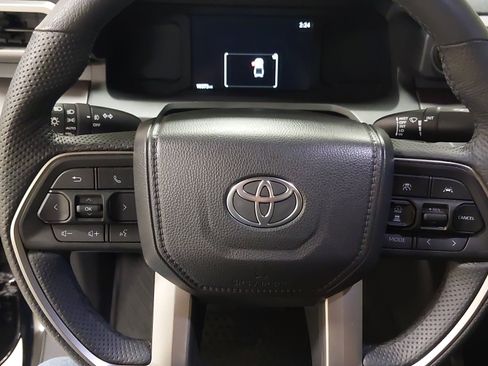 Used 2025 Toyota Tacoma SR5 AWD/4WD image 35