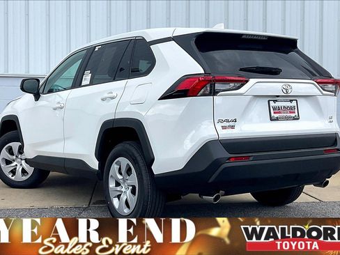 New 2025 Toyota RAV4 LE image 3