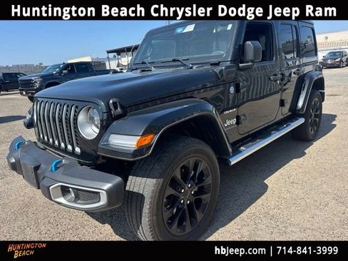 Used 2023 Jeep Wrangler Unlimited Sahara w/ Cold Weather Group AWD/4WD image 1