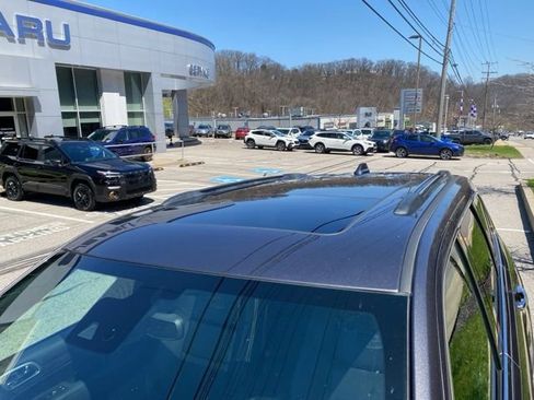 Used 2018 Jeep Grand Cherokee Overland image 4