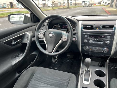 Used 2015 Nissan Altima 2.5 S w/ Power Driver Seat Package image 11