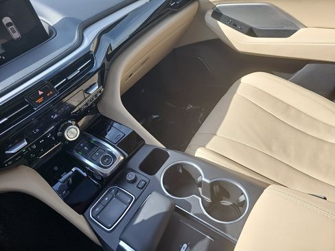 Certified 2024 Acura MDX SH-AWD w/ Technology Package image 25