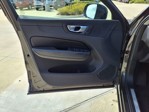 Certified 2025 Volvo XC60 B5 Plus AWD/4WD image 14
