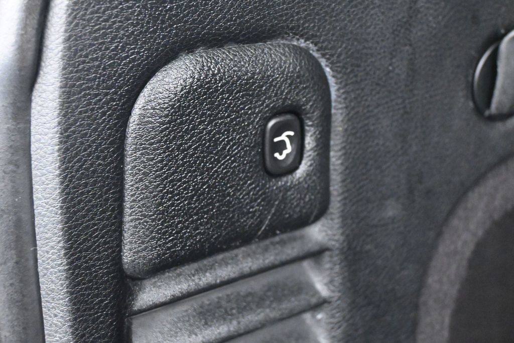 Used 2018 Jeep Grand Cherokee Altitude RWD image 34