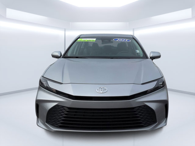 Used 2025 Toyota Camry LE FWD image 8