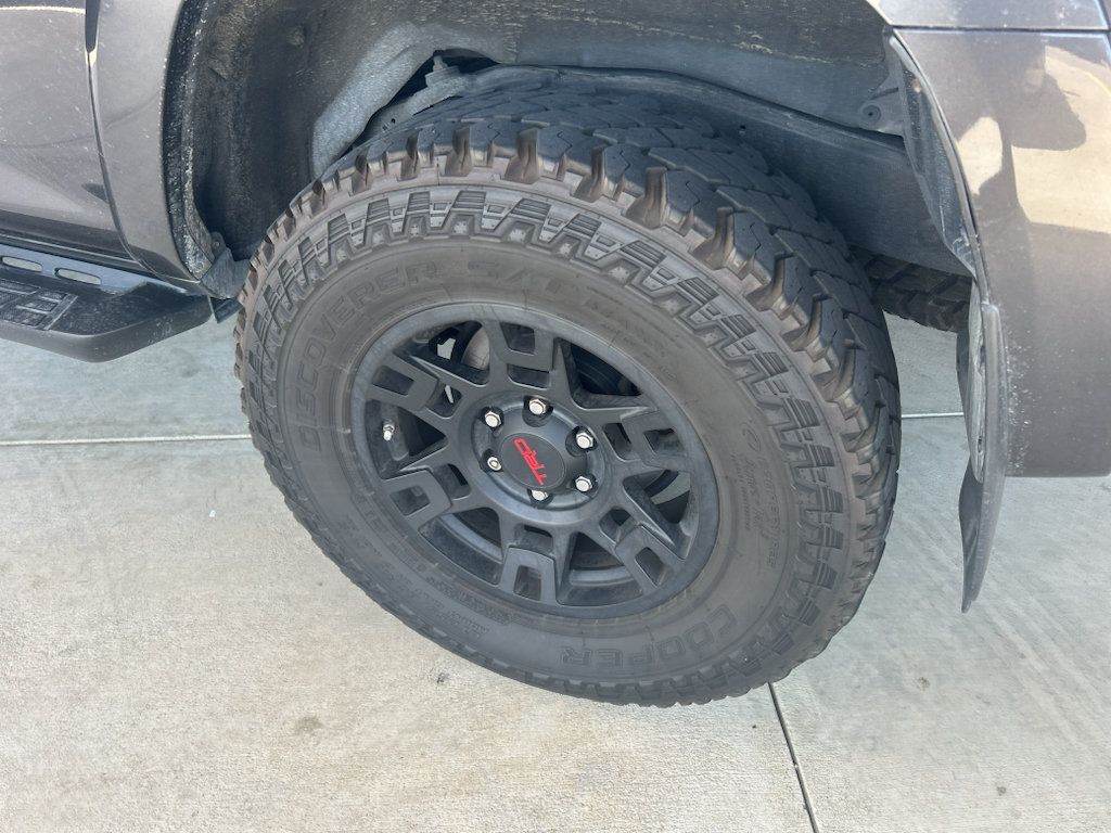 Used 2015 Toyota 4Runner SR5 AWD/4WD image 11