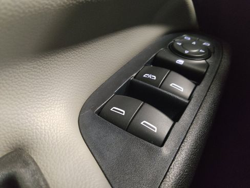 Used 2018 Chevrolet Equinox LS w/ LPO, Cargo Package AWD/4WD image 27