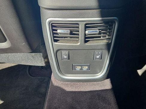 Used 2018 Chrysler 300 Limited w/ Safetytec Plus Group image 23